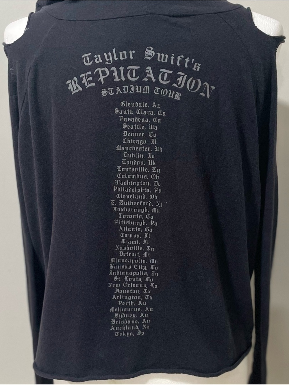 Taylor Swift Reputation Stadium Tour Raw Crop Hem Cut Out Shoulder Edgy Hoodie T - Picture 8 of 11